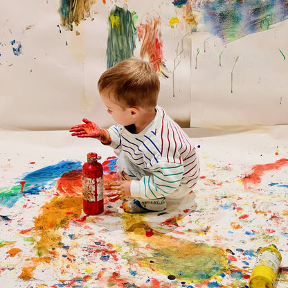 A color party for children: free games with paint and art therapy