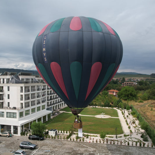Panoramic ascent with a hot air balloon in Pavel Banya