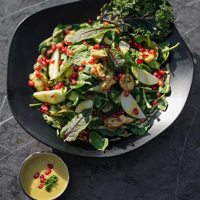 Classic and modern super salads