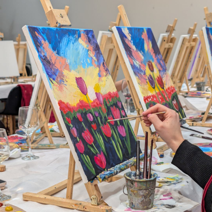 Painting and prosecco in Sofia – An art experience with a professional artist