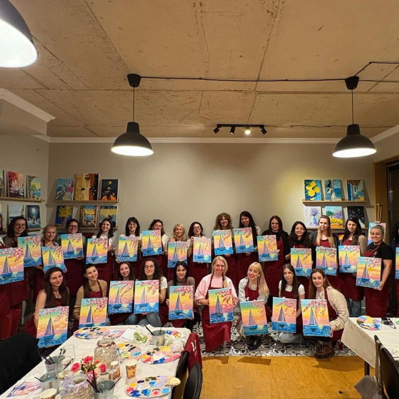 Painting and wine in Varna – Create your own painting
