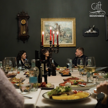 Stories at the table - LIVE. Dinner and conversation with a popular guest