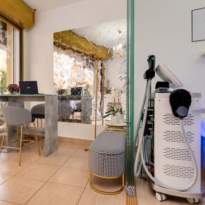 Rejuvenating luxurious facial therapy