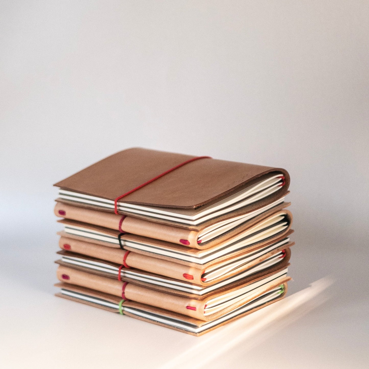 Workshop for a diy standard leather notebook