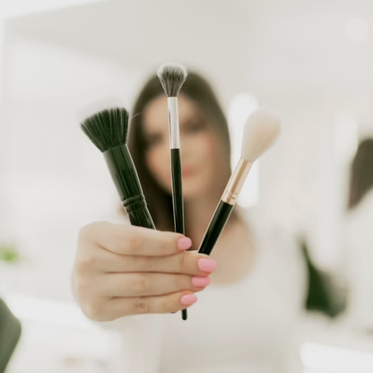 Beauty makeup trends: colors, textures and techniques