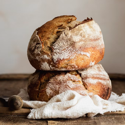 Bread with sourdough, yeast and snacks