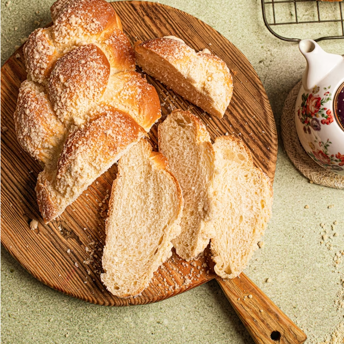 Easter cakes and dyeing eggs with natural dye