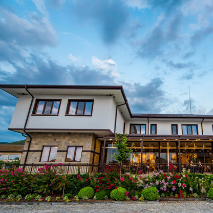 Relaxation and adventure for two at Villa Yustina