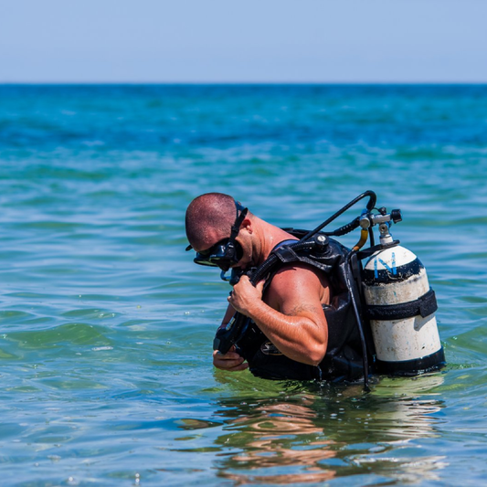 Scuba diving experience for couples with underwater photo shooting