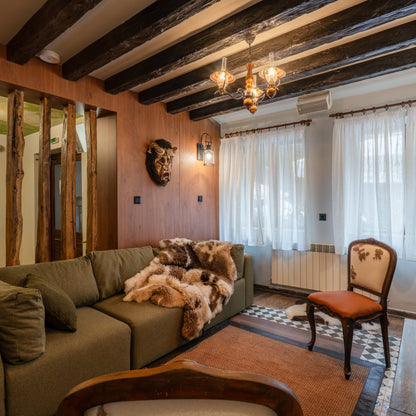 Cozy mountain escape for two near Sofia at Kuker Hut