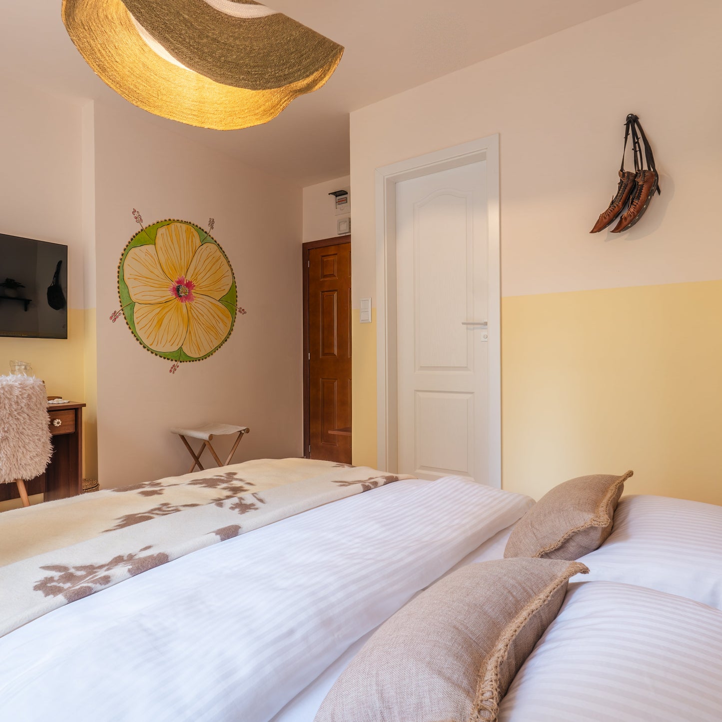 Cozy mountain escape for two near Sofia at Kuker Hut