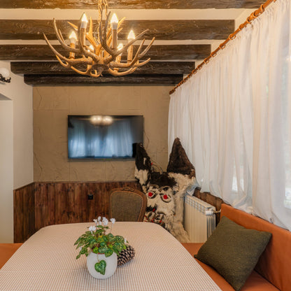 Cozy mountain escape for two near Sofia at Kuker Hut