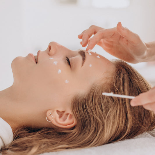 Rejuvenating luxurious facial therapy
