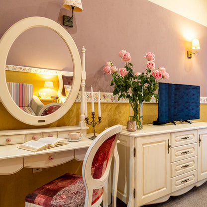 Weekday art inspiration for two at the enchanting Casa Art Boutique Hotel