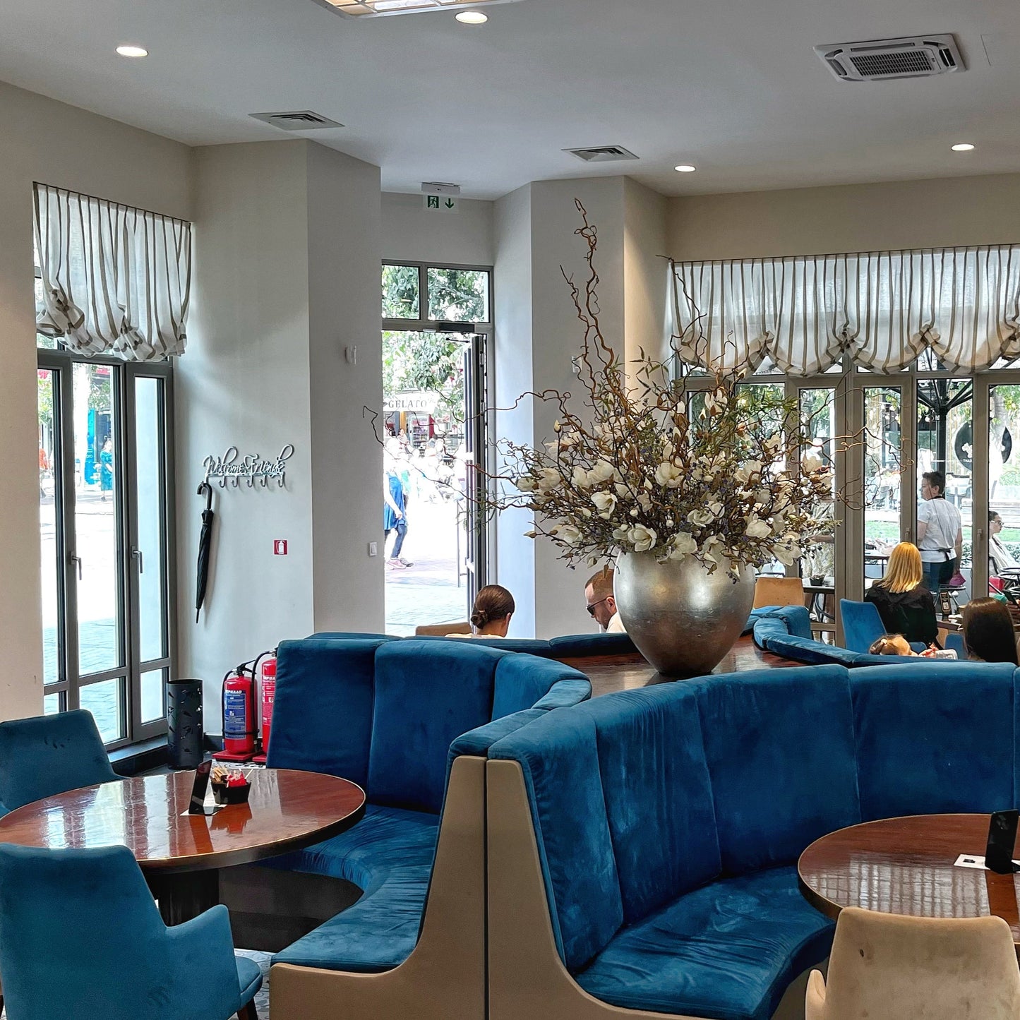 Sweet date for two at Nero pastry shop in Varna
