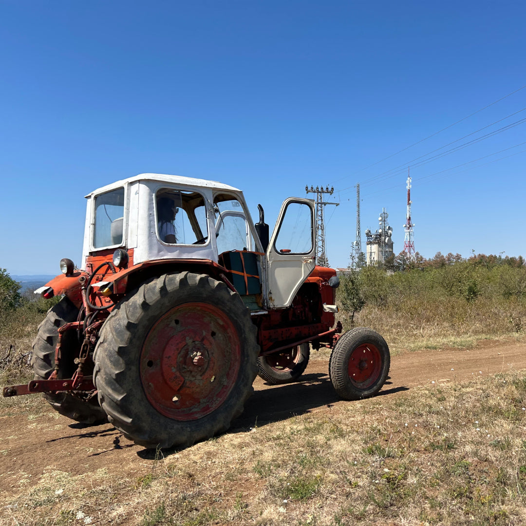 Driving a tractor on your own. Veliko Tarnovo and Arbanassi