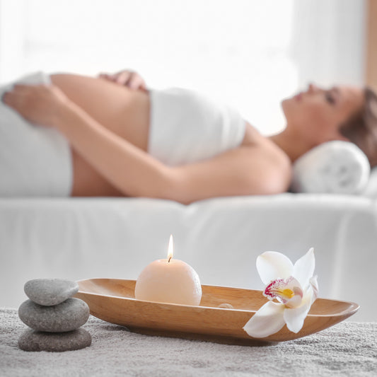 Relaxing massage for pregnant and breastfeeding women