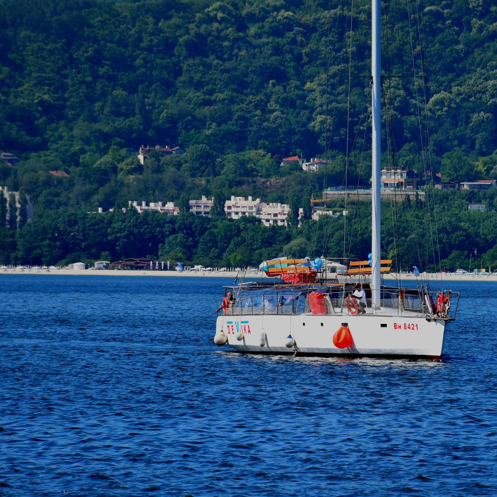 Half-day yacht picnic. Sailing excursion 3 hours in the endless blue sea