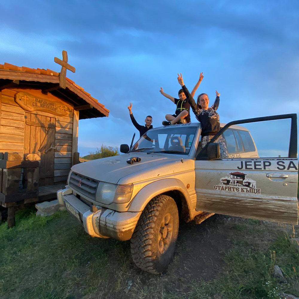 3 in 1 good vibes at the "Old Houses": Jeep safari, shooting training and wine tasting for two. Medovo village