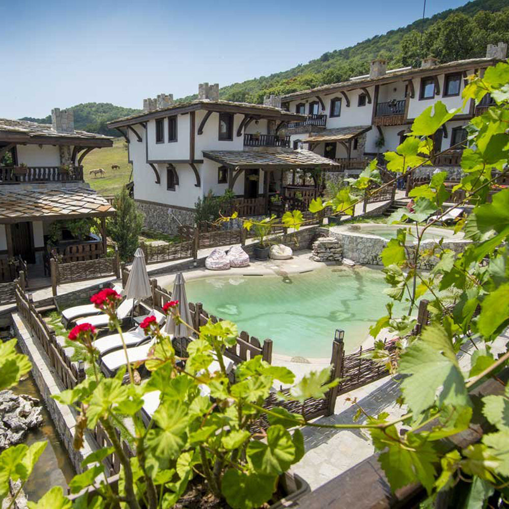 The emotion of the old houses - With an overnight stay and pottery lesson