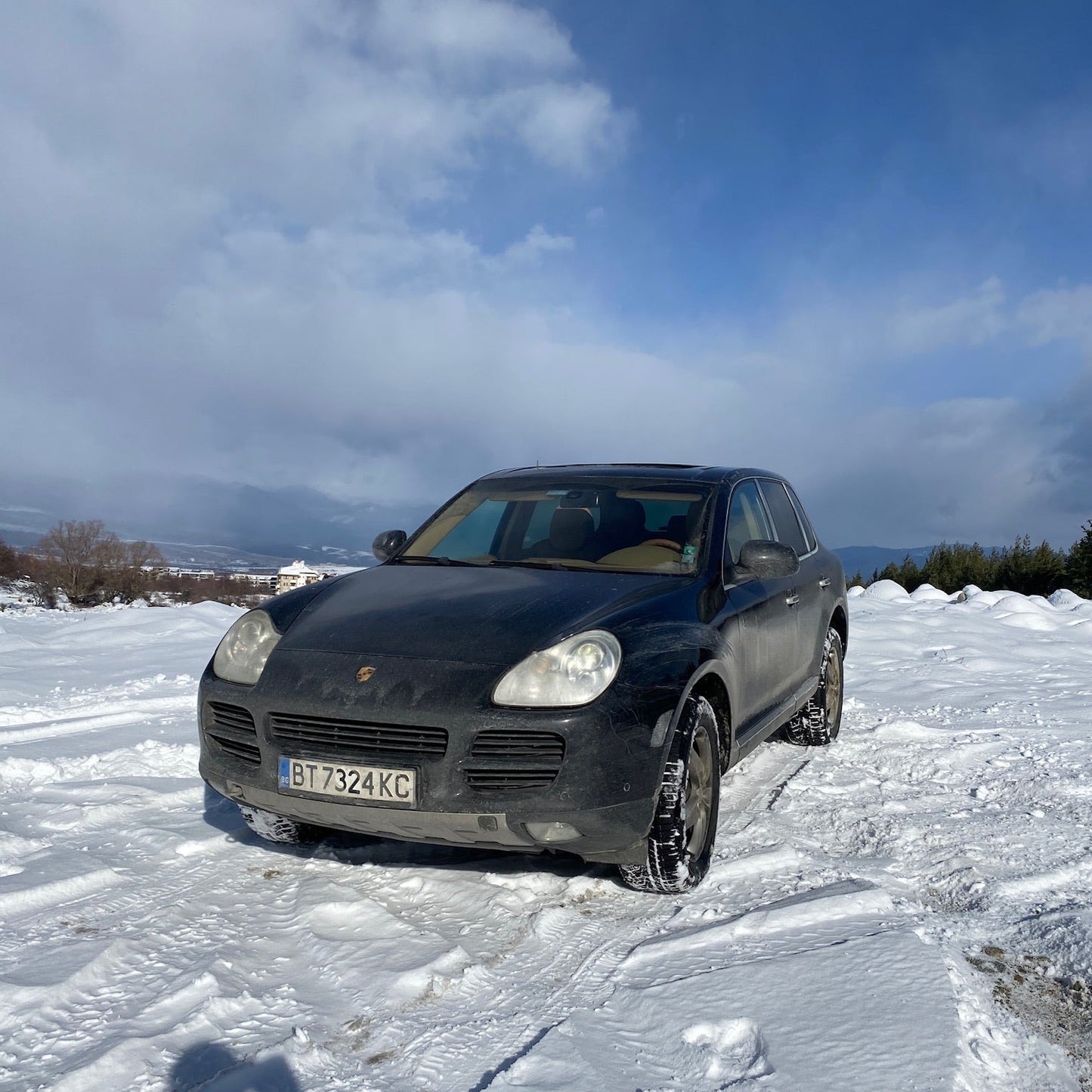 Exclusive off-road adventure with Porsche Cayenne jeep. Veliko Tarnovo