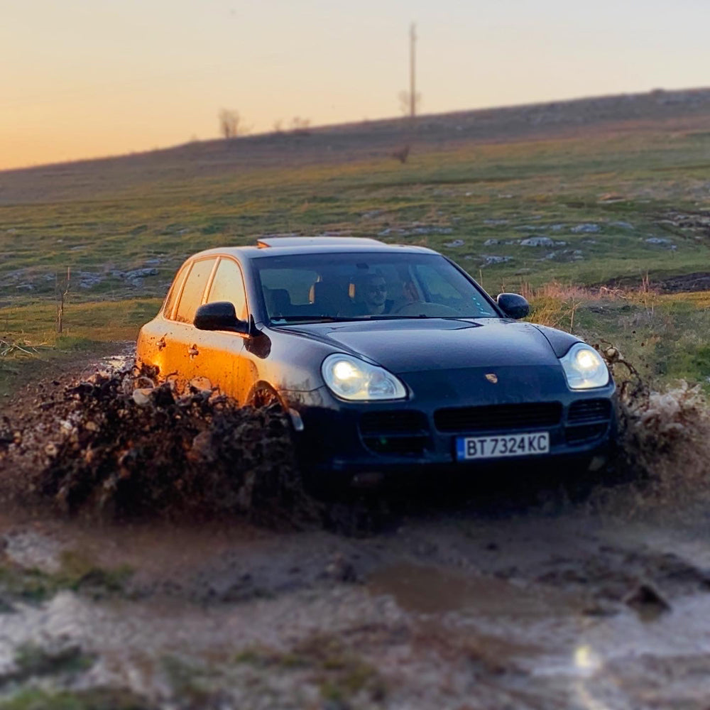 Exclusive off-road adventure with Porsche Cayenne jeep. Veliko Tarnovo