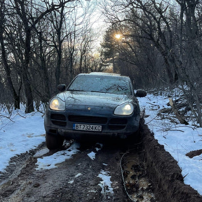 Exclusive off-road adventure with Porsche Cayenne jeep. Veliko Tarnovo