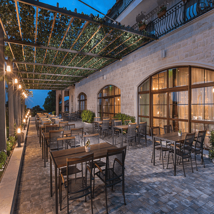 Wine tour and gourmet for two in a boutique winery Zaara Estate