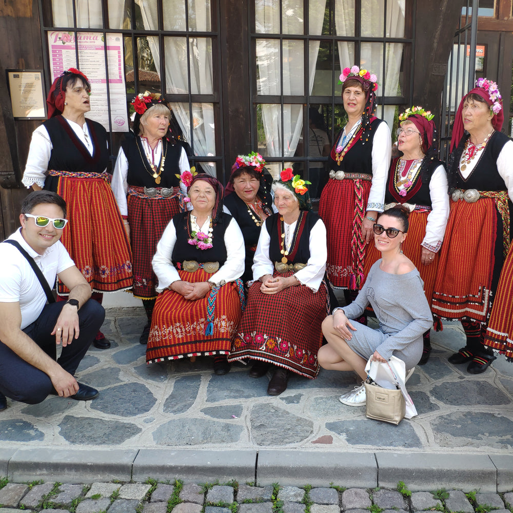 Workshop on weaving in the valley of roses with coffee tasting