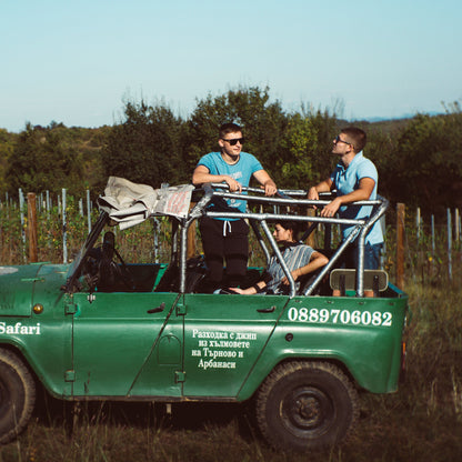 Off-road adventure with jeep and wine tasting for two in a small boutique cellar in Stara planina
