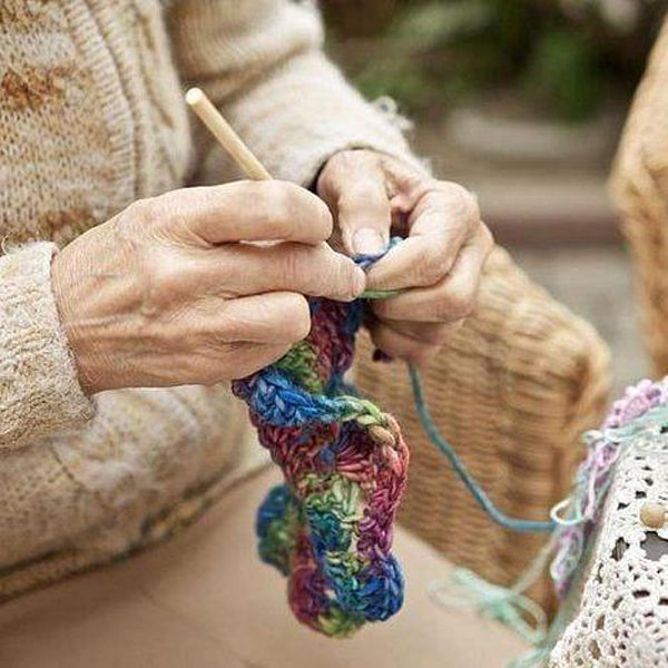 Workshop on weaving in the valley of roses with coffee tasting