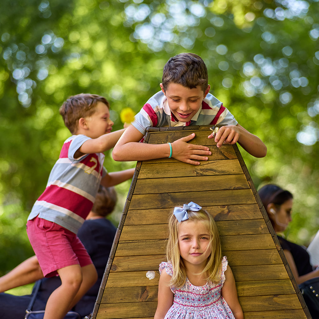 Enter Wonderland. A fairytale photosession for children