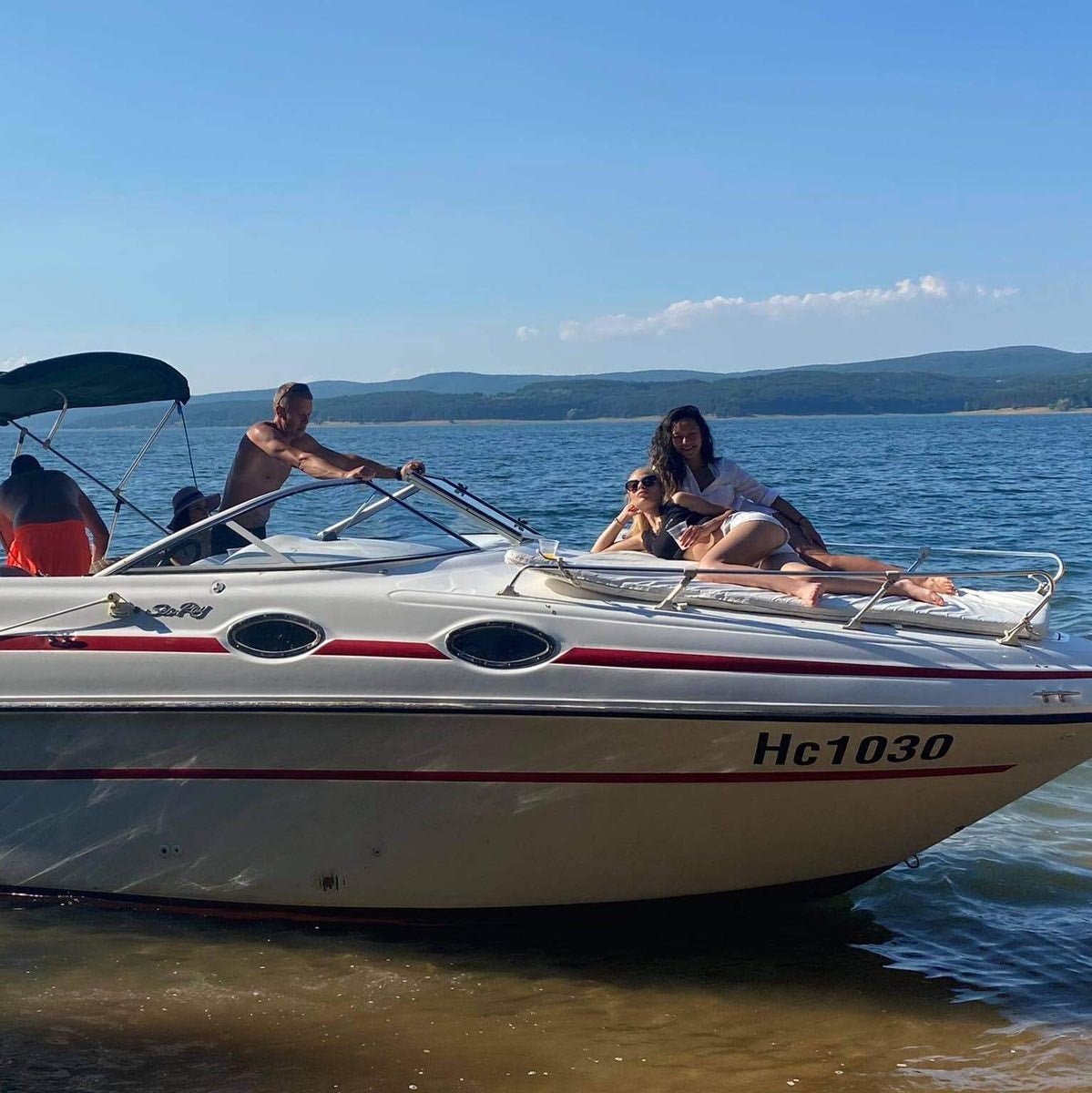 A trip on a yacht on the Iskar dam